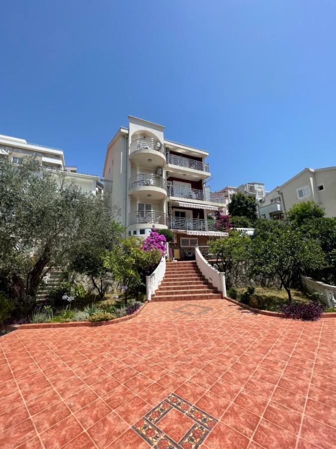 Apartmani Iva Becici Экстерьер фото